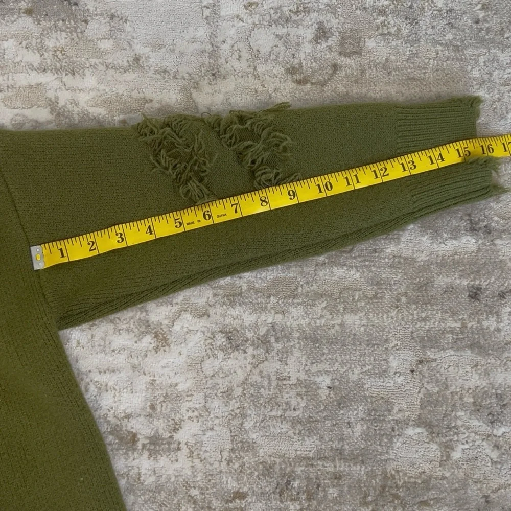 SHEIN Olive Distressed Crew‎ Neck Sweater - Picture 3 of 13